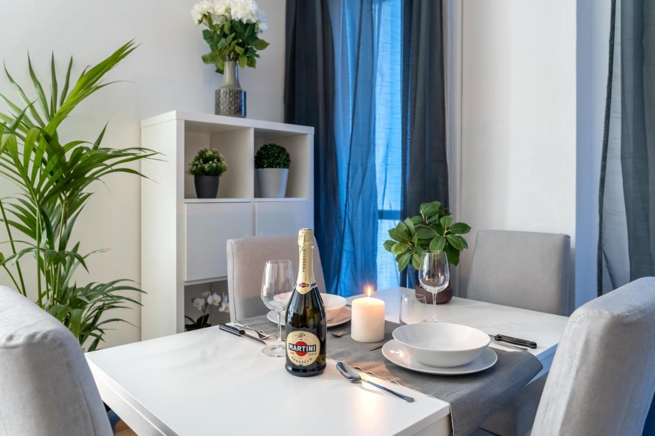 Suite 1,2 Porta Milano Centro Parking Free エクステリア 写真